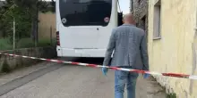 Terni, bloccato l'uomo che ha aggredito moglie a martellate su bus
