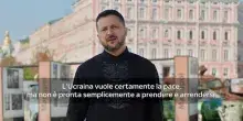 Indipendenza Ucraina, Zelensky: 'Vogliamo pace, non la resa'