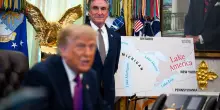 Trump cambia nome al lago Ontario in 'Lago America'
