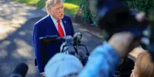 Causa contro BBC, giudice ordina a Trump di deporre entro 11 dicembre