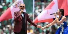 Si apre il Mondiale e spunta un po' di Italia: il maestro Bocelli. Shakira canta l'inno. FOTO
