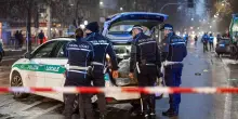 Scontro auto-moto nella notte a Milano, morti due ventenni