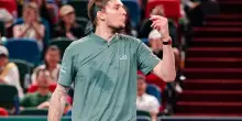Bublik show, urla al giudice a Shanghai: 'Ho zero voglia di giocare a tennis'. VIDEO