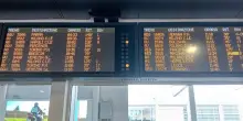 Bologna, cavi tranciati vicino stazione: caos treni. Forse sabotaggio