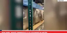 New York, piogge torrenziali e allagamenti in metro