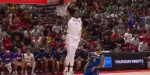Adou Thiero show per i Lakers: tre schiacciate clamorose