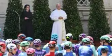 Papa Leone XIV saluta il Giro d'Italia
