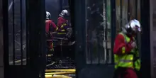 Parigi, incendio devasta il mercato degli Enfants Rouges