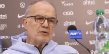 Bielsa saluta l'Uruguay dopo l'eliminazione ai Mondiali: '&Egrave; un addio doloroso'