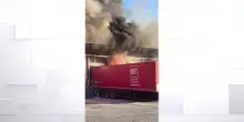 Milano, vasto incendio in un deposito Brt alla Bovisa