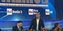 Sanremo 2026, la conferenza stampa: anticipazioni sulla prima serata