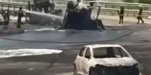 Incendio al casello sulla A14 a Riccione, in fiamme un'autocisterna