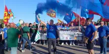 Ex Ilva, proclamato sciopero di 24 ore. Lavoratori bloccano le strade