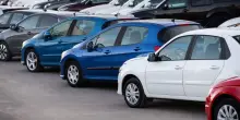 Auto aziendali, aumento tasse del 50% per quelle pi&ugrave; vecchie di 5 anni