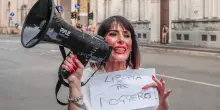 A Milano il corteo per Roggero, ma arriva solo l'organizzatrice. FOTO