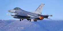 F-16 ucraino abbatte un Su-35: prima duello aereo vinto con furbizia