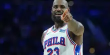 LeBron debutta a Philadelphia ed &egrave; subito show