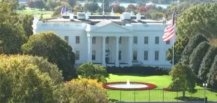 Usa, giudice ordina a Trump di riammettere a Casa Bianca media banditi