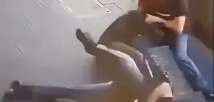 Agenti aggrediti, Meloni posta video: 'Fermato &egrave; gi&agrave; libero, credibilit&agrave; Stato indebolita'