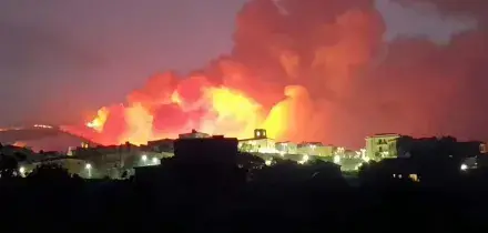 Incendi in Sicilia, decine di roghi da Catania ad Agrigento