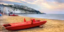 Andora, bagnino e turista annegano durante tentativo di salvataggio