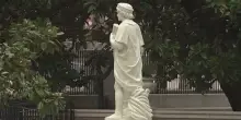 Statua di Colombo installata alla Casa Bianca