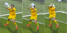 Muric, la papera in Monza-Sassuolo &egrave; clamorosa: si lascia scappare il pallone. VIDEO