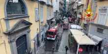 Incendio in centro a Napoli, immagini dei vigili del fuoco