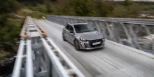 Peugeot e-208 GTi, la prova della piccola elettrica da 281 CV
