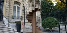 Tour Eiffel, all'asta uno dei pezzi originali della scala