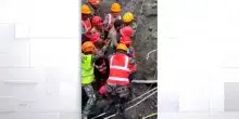 Nepal, due operai estratti vivi da tunnel dopo 9 giorni