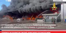 Fabbrica in fiamme nel Pisano: nube densa ed evacuazioni