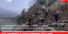 Nepal, bus precipita da strada di montagna: morti e feriti