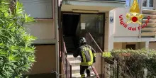 Milano, incendio in appartamento: morta 75enne, evacuati i vicini