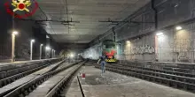 Milano, cavo elettrico tranciato: 300 evacuati da treno