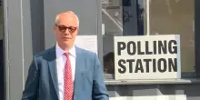 Farage annuncia a sorpresa le dimissioni da deputato in Gb