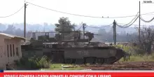 Israele schiera i carri armati al confine con il Libano