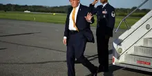 Trump dice addio al biondo platino: ora i capelli sono castani