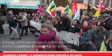 Parigi, sindacati protestano contro austerità di bilancio