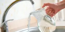Acqua di rubinetto al ristorante, la Cassazione: 'Non &egrave; un diritto'