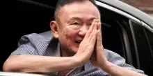 Thailandia, l'ex primo ministro Thaksin Shinawatra &egrave; stato scarcerato