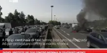 Parigi, proteste dei taxi contro riforma di trasporti medici