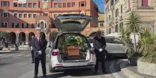Roma, funerali di Peppe Vessicchio: l'arrivo del feretro