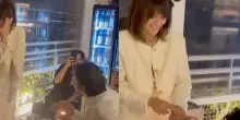 Martina Attili e Pierdavide Carone si sposano, la proposta. VIDEO