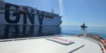 Nave Gnv trainata a Porto Torres dopo incendio divampato a bordo