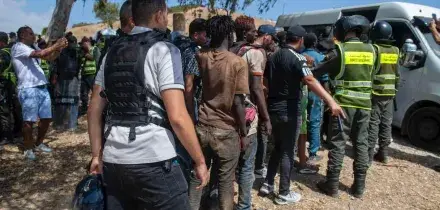 Migranti Ceuta, Italia e Spagna concordano stop a sospensione Schengen