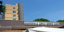 Difende figlio in una lite e viene colpito, 50enne grave in ospedale