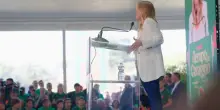 Decreto su tetto stranieri a scuola, affondo opposizioni