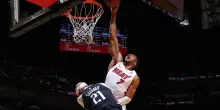 Giannis vola nella top-5 della notte. VIDEO