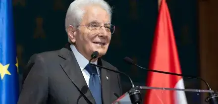 Mattarella a Monaco: 'Mediterraneo attraversato da crisi umanitarie'